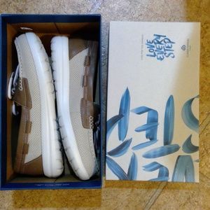 Brand NEW Clarks boatshoes